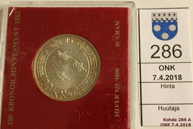 k-0286-a.jpg - Kohde 286, lhthinta: 12 € 100 kr 1983 KM#861 Ag, 16g/925, Carl XVI Gustaf Parliament Helgeandsholmen, patinaa, sormenjljet, kotelossa pirste, kunto: 9