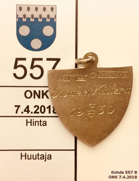 k-0557-b.jpg - Kohde 557 (kuva 2/2), lhthinta: 50 € / myyntihinta: 195 € Lapuan liike 1930 Ag 813, Perkko. Jsenmerkki (kaiverrus Iisakki Kaitera 7.7.1930), emalointi hieman krsinyt karhussa., kunto: 9