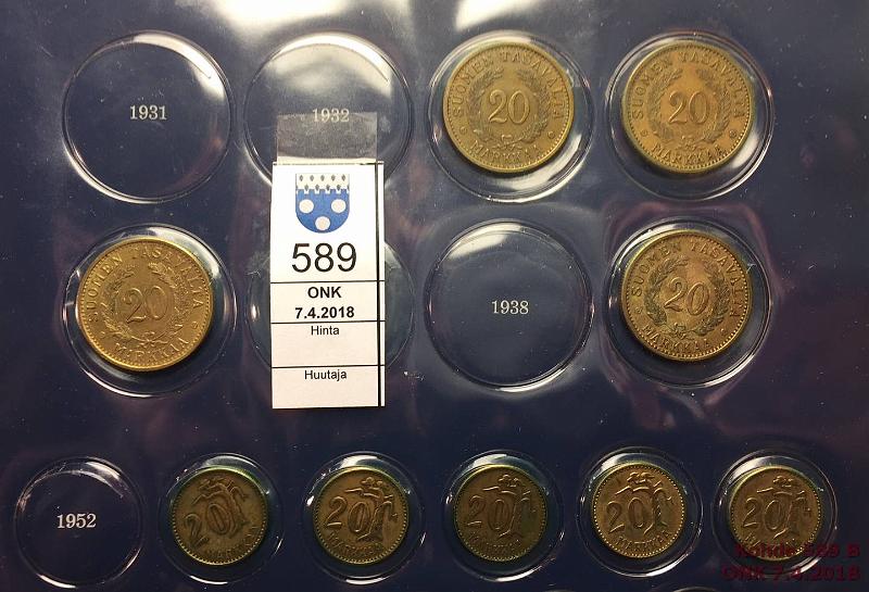 k-0589-b.jpg - Kohde 589 (kuva 2/3), lhthinta: 40 € / myyntihinta: 50 € Suomen metallirahat II 1 p - 50 mk 1918-68 (213) 1p 1919-24(3), 1p 1968; 5p 1918-42(17), 5p 1963-67(5 kl 7-8); 10p 1919-44(24), 1963, -66, -68; 20p 1963-66(4); 25p 1921-45(21), 50p 1921-48(17), 50p 1963-67(5), 1mk 1921-62(42, hevosmarkat kl5-6), 1mk Ag, 1964-67(4); 5mk 1930-62(29); 10mk 1929-62(18); 20mk 1934-62(14), 50mk 1952-61(6). Kaikki erilaisia, vain muutamissa kansiohometta. Lisksi Suomen Rahojen Hinnasto 1864-1966 ja setelit 1mk 1963 (AI, Z) kl 4, kunto: 4-8