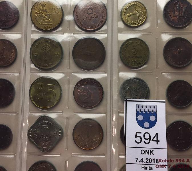 k-0594-a.jpg - Kohde 594 (kuva 1/3), lhthinta: 25 € / myyntihinta: 46 € Kansio koko maailma 1940-70 lukuja (298) Lembit vetoliuskakansio. Eri maiden pikkuarvoja, paljon hyvkuntoisia. Ainakin Arabiemiraatit, Argentiina, Br. Karibian territoriot, Br. Borneo, Belize, Barbados, BDR, Brasilia, Belgia, Caymansaaret, Chile, Dubai, DDR, Etel-Arabia, Filippiinit, Hollanti, Hollannin Intia, Hong Kong, Islanti, Italia, Intia, Israel, Indonesia, Jamaica, Jugoslavia, Korea, Kamboda, Kanada, Kolumbia, Kuwait, Kreikka, Kolumbia, Kuuba, Liberia, Libanon, Meksiko, Malawi, Malesia, Macao, Marokko, Norja, Neuvostoliitto, Pakistan, Paraguay, Puola, Portugali, Qatar, Ruotsi, Ranska, Seychellit, Sveitsi, Singapore, Somalia, Trinidad&Tobago, Tekkoslovakia, Tanska, Uruguay, USA, UK, Unkari, Uganda, Vietnam, Venezuela, Venj. Lisksi tunnistamattomia arabimaita, Ruotsia hieman enemmn, posin 40-70 lukuja, kunto: 5-9