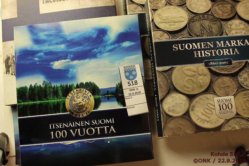 k-0518-a.jpg - Kohde 518, lhthinta: 5 € / myyntihinta: 11 € Moneta 4 koteloa CuNi mitalit ja osin kullatut rahat pahvikoteloissa selostuksineen: Suomen markan historia kotelot (2), joissa 2 mitalia ja 6 kolikkoa. Talvisodan hengess kotelo, jossa mitali ja 5 kolikkoa. Itseninen Suomi 100v kotelo 6 kolikkoa., kunto: 0-10