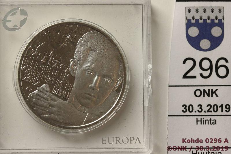 k-0296-a.jpg - Kohde 296, lhthinta: 10 € / myyntihinta: 19 € Itvalta 20 € 2012 KM#3209 Ag, proof, 20g/900. Schiele, kunto: 10