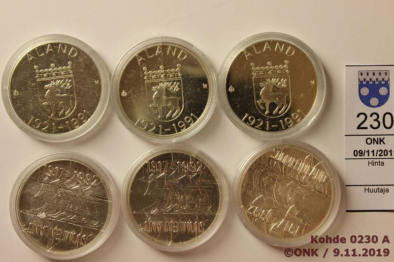 k-0230-a.jpg - Kohde 230, lhthinta: 45 € / myyntihinta: 46 € 100 mk 1991(3), -92(3) Ag, BU, land, itsenisyys, kapseleissa naarm. ja halk., kunto: 9