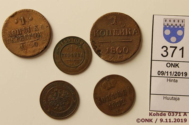 k-0371-a.jpg - Kohde 371, lhthinta: 5 € / myyntihinta: 12 € 1 kop (5) 18001910 C#94.2, 144, 149.1, Y#9.2 Cu, 1800 ЕМ, -40 СП?, -52 ЕМ, -85, 1910 СПБ, 1910 Pavel I/Nikolai I-II/Aleksandr II/, kunto: 2-5