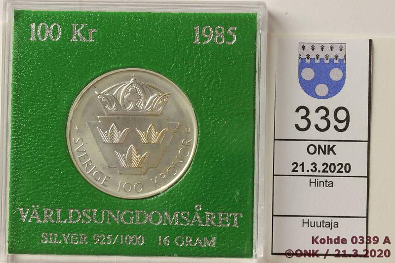 k-0339-a.jpg - Kohde 339, lhthinta: 5 € / myyntihinta: 13 € 100 kr 1985 KM#864 Ag, 16g/925, International Youth Year, kotelo, kunto: 9