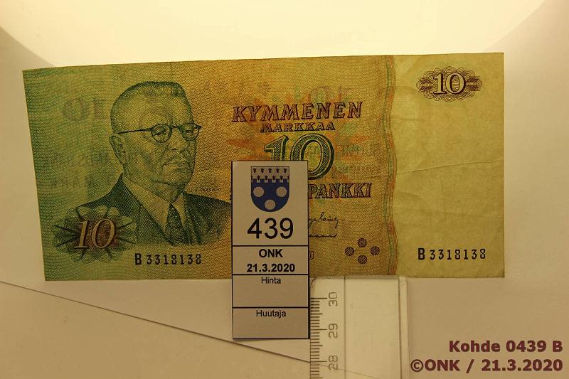 k-0439-b.jpg - Kohde 439 (kuva 2/2), lhthinta: 20 € / myyntihinta: 20 € 10 mk 1980 SNY 147.1, B3318138 KA I-Lin, vesileima siirtynyt setelin keskustaa kohti osin vrilliselle alueelle, kunto: 4