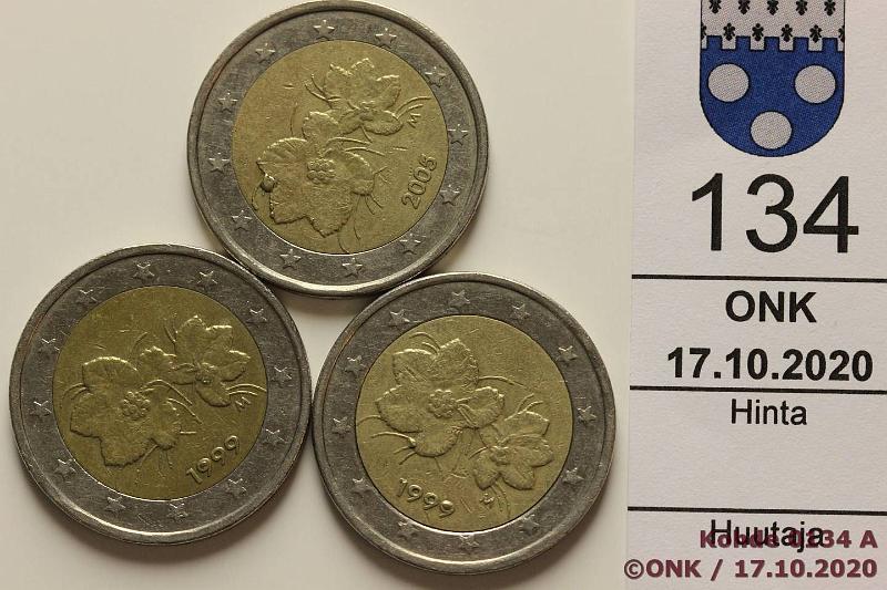 k-0134-a.jpg - Kohde 134, lhthinta: 8 € / myyntihinta: 8 € 2 € (3) 1999-2005 Suomi, 1999 toisessa vuosiluvun I ja toisessa III yhdeksikk tukossa, 2005 hillankukassa lude, kunto: 5-6