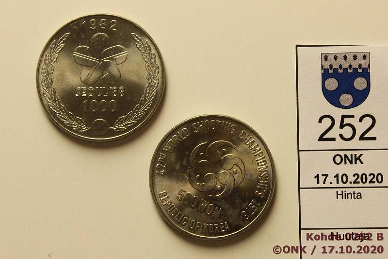 k-0252-b.jpg - Kohde 252 (kuva 2/2), lhthinta: 5 € / myyntihinta: 5 € Etel-Korea 500 + 1000 won 1978, -82 KM#22, 28 CuNi, 500w 1978, Shooting championships; 1000w 1982, Soul 1988, tanssijat, kunto: 9