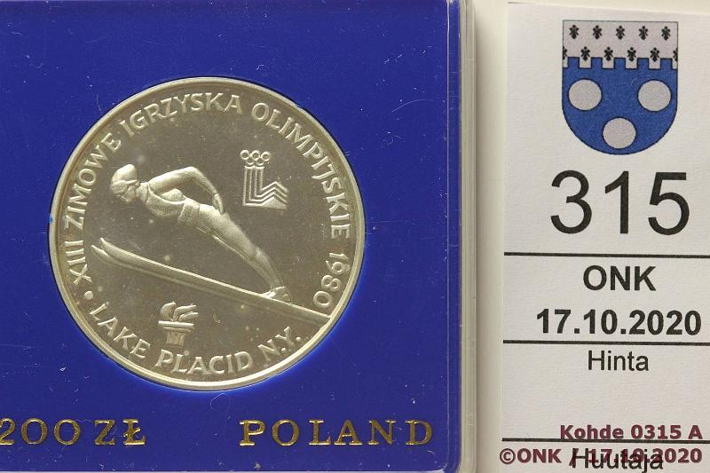 k-0315-a.jpg - Kohde 315, lhthinta: 5 € / myyntihinta: 7 € Puola 200 zlotych 1980 Y#110 Ag, Proof, 17,6g/750, XIII Winter Olympics; torch below skier, kotelo, kunto: 10