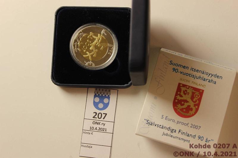 k-0207-a.jpg - Kohde 207, lhthinta: 10 € / ei tarjouksia 5 € 2007 Proof. Itsenisyys 90v, kaps, laatikko, tod, kunto: 10