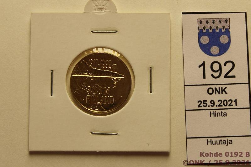 k-0192-b.jpg - Kohde 192 (kuva 2/2), lhthinta: 280 € / myyntihinta: 370 € 1000 mk 1992 Au, Proof, 9g/900, Itsenisyys 75 v, kehyksess, kunto: 10