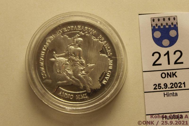 k-0212-a.jpg - Kohde 212 (kuva 1/2), lhthinta: 11 € / myyntihinta: 13 € Belgia 500 fr 2001 KM#232 Ag, 23g/925, "Euro", kapseli naarmuinen, raha ok, kunto: 9