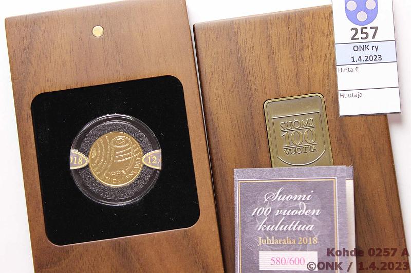 k-0257-a.jpg - Kohde 257, lhthinta: 300 € / myyntihinta: 350 € 100 € 2018 Au, Proof 5,65g/917, Suomi 100v, numeroitu 580/600, rasia+tod, kunto: 10