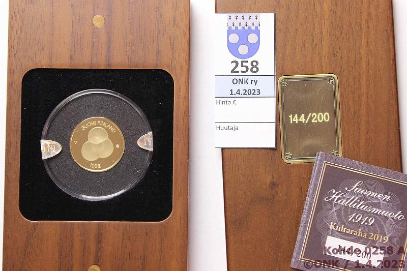 k-0258-a.jpg - Kohde 258, lhthinta: 300 € / myyntihinta: 420 € 100 € 2019 Au, Proof 5,65g/917, Hallitusmuoto, numeroitu 144/200, rasia+tod, kunto: 10