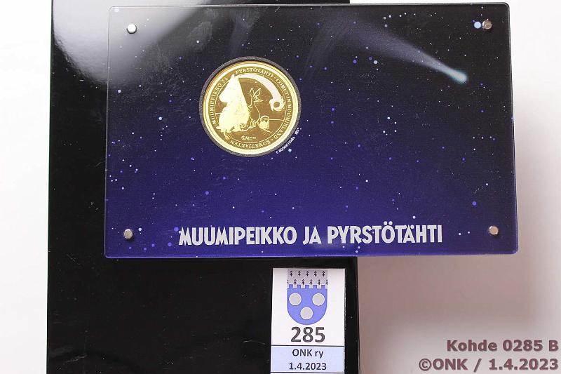 k-0285-b.jpg - Kohde 285 (kuva 2/3), lhthinta: 680 € / myyntihinta: 820 € Niue 50 $ 2022 Au, Proof, 15,55g/999. Muumipeikko ja pyrstthti, kotelo, kunto: 10