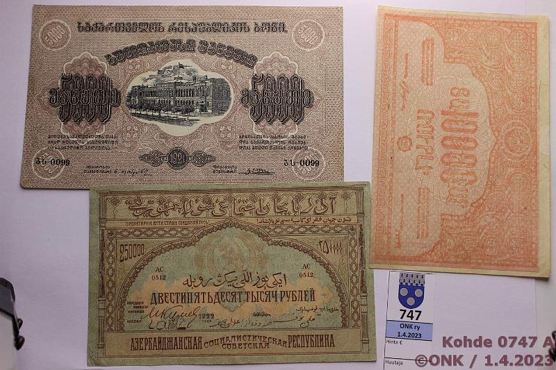 k-0747-a.jpg - Kohde 747 (kuva 1/2), lhthinta: 65 € / myyntihinta: 65 € Armenia, Azerbaidan, Georgia 5000 - 250 000 rpl (3) 1921-22 P#S718a, 868, 869 Armenian Sosialistinen Neuvostotasavalta 10 000r -21; Azerbaizanin Sosialistinen Neuvostotasavalta 250 000r -22; Georgian Sosialistinen Neuvostotasavalta 5000r -21, kunto: 5-6