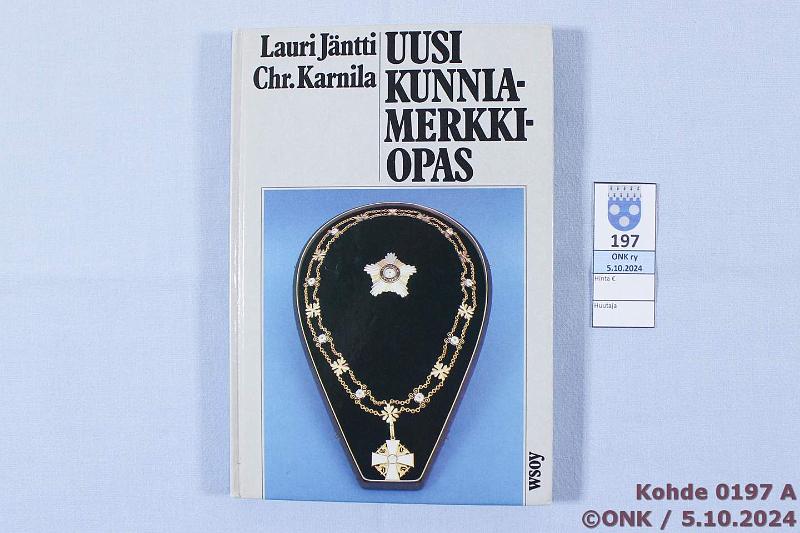 k-0197-a.jpg - Kohde 197 (kuva 1/2), lhthinta: 8 € / ei tarjouksia Jntti & Karnila Uusi kunniamerkkiopas (1983), hieman lkmj, kunto: 9