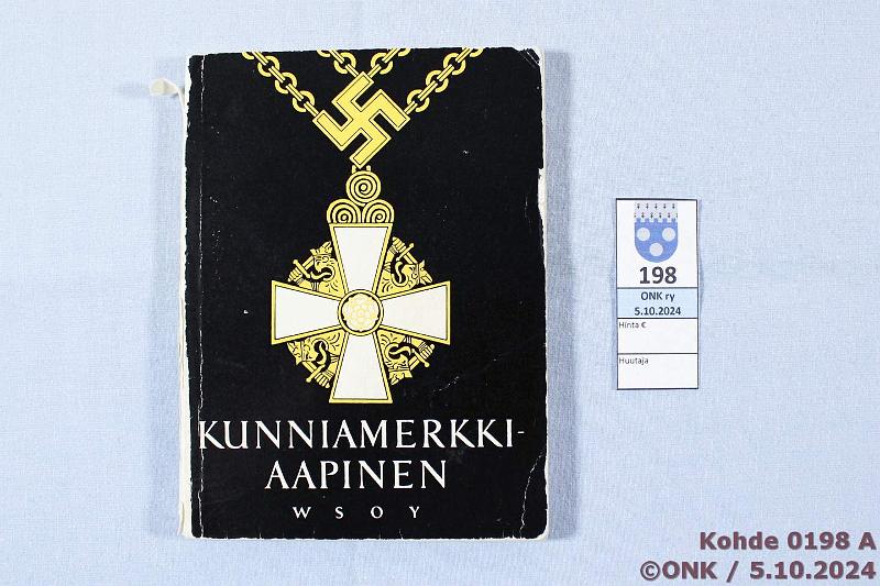 k-0198-a.jpg - Kohde 198 (kuva 1/3), lhthinta: 8 € / ei tarjouksia Jntti & Karnila Kunniamerkkiaapinen (1958), selkpaperi irronnut, muutoin ehj, kunto: 7