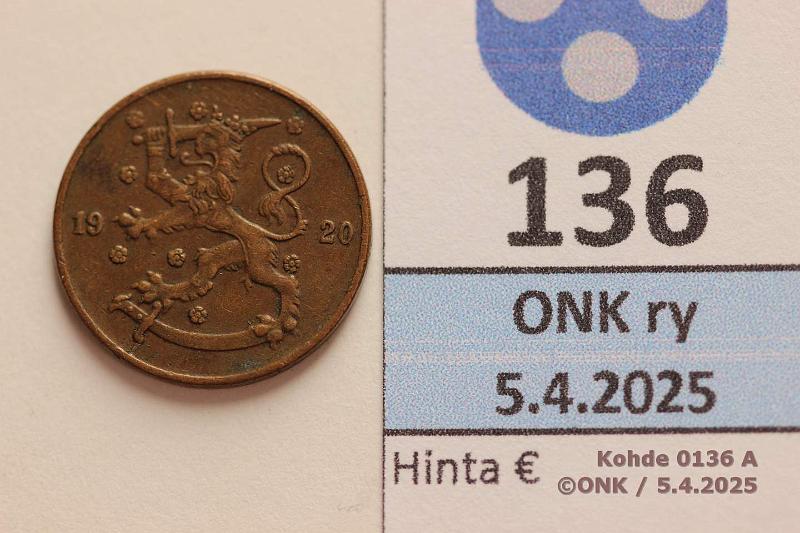 k-0136-a.jpg - Kohde 136 (kuva 1/3), lhthinta: 5 € 5 p 1920 Arvopuolella kaksoispuristus, nkyy hyvin penni-sanassa, kunto: 4