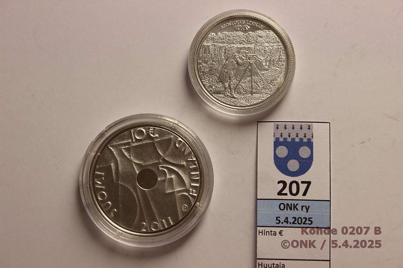 k-0207-b.jpg - Kohde 207 (kuva 2/2), lhthinta: 26 € 10 € (2) 2011 Ag, BU, Franck & Kalm, kapselit, kunto: 9