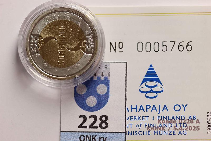 k-0228-a.jpg - Kohde 228 (kuva 1/2), lhthinta: 190 € 50 € 2006 Au 5,175g / Ag 5,4575g. Proof, Suomen EU pj, laatikko, tod, kunto: 10