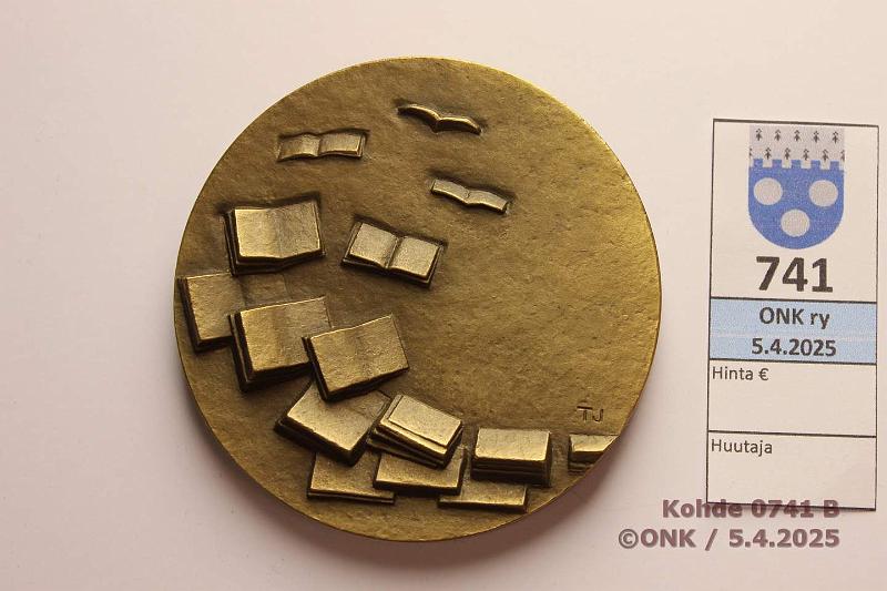 k-0741-b.jpg - Kohde 741 (kuva 2/2), lhthinta: 5 € Toivo Jaatinen 1982 Suomen aikakauslehdist 200 v (1782-1982), 227 g, 70 mm, Tillander, kunto: 9