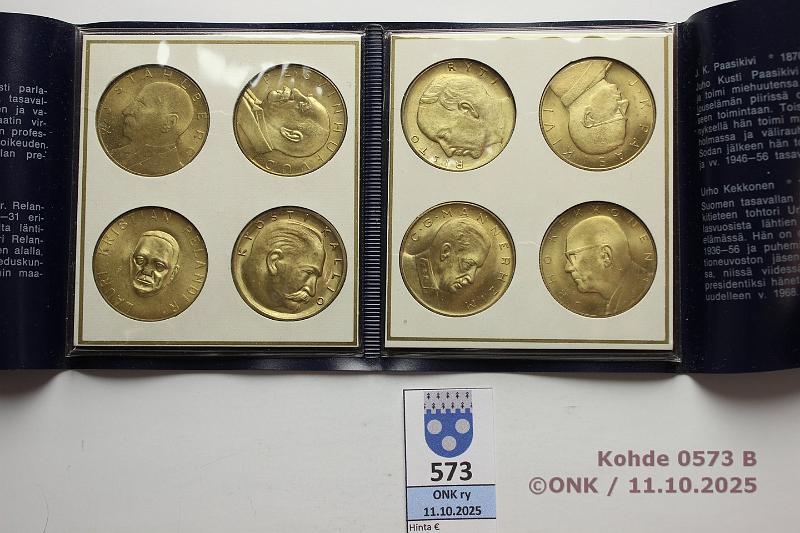k-0573-b.jpg - Kohde 573 (kuva 2/3), lhthinta: 10 € / myyntihinta: 21 € Sstpankki-mitalit (8) Virheettmt presidenttimitalit Sstpankin muovikansiossa selosteineen, kunto: 9