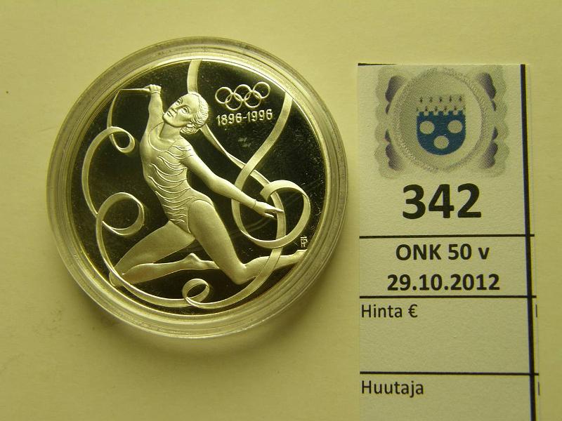 k-0342-a.jpg - Kohde 342, lhthinta: 10 € Olympia 100v 1995 KM#3026 Ag, Proof, Itvalta 200sch 33,62 g/925, voimistelija, kapseli, kunto: 10