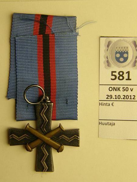 k-0581-a.jpg - Kohde 581, lhthinta: 120 € 1941-44 Rannikkojoukkojen muistoristi, kunto: 8