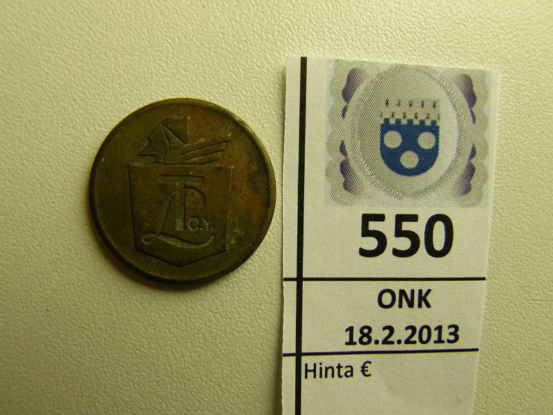 k-0550-a.jpg - Kohde 550, lhthinta: 5 € Ei nim.arvoa Messinki? Torkkelin liikenne OY Viipuri, toisella puolella yhtin logo jossa T L oy, kunto: 5