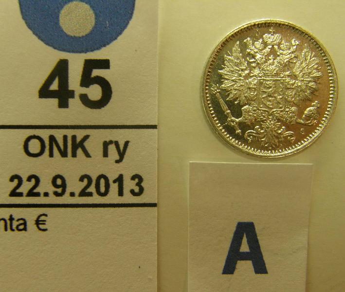 k-0045-a.jpg - Kohde 45 (kuva 1/2), lhthinta: 550 € / myyntihinta: 550 € 25 p 1872 Ag, SNY 271.1, vinoruudutus, kruunussa helmet. Loistelias!, kunto: 9