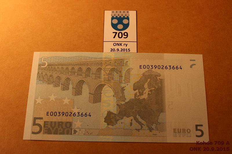 k-0709-a.jpg - Kohde 709, lhthinta: 10 € Slovakia 1/2/E/E10 E00390263664 Tri E010 A2, variantti B, kunto: 9