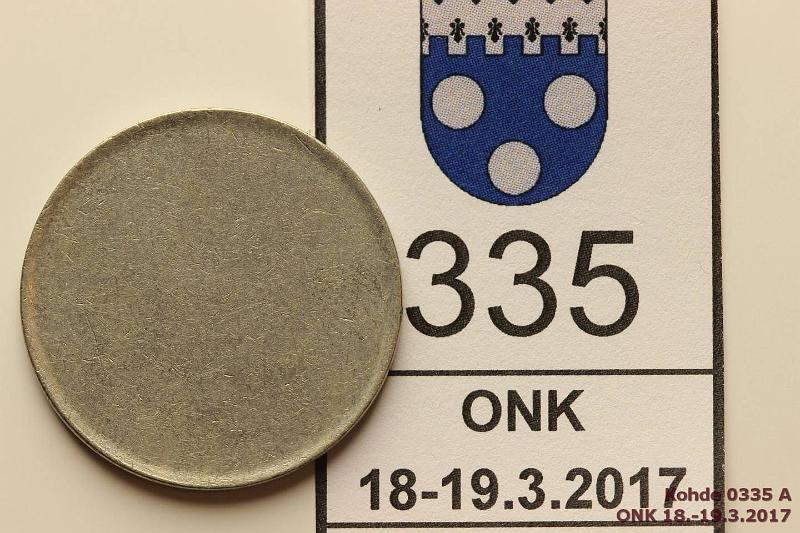 k-0335-a.jpg - Kohde 335, lhthinta: 5 € 1 mk 1969-90 Raha-aihio vaaleaa metallia, kunto: 7