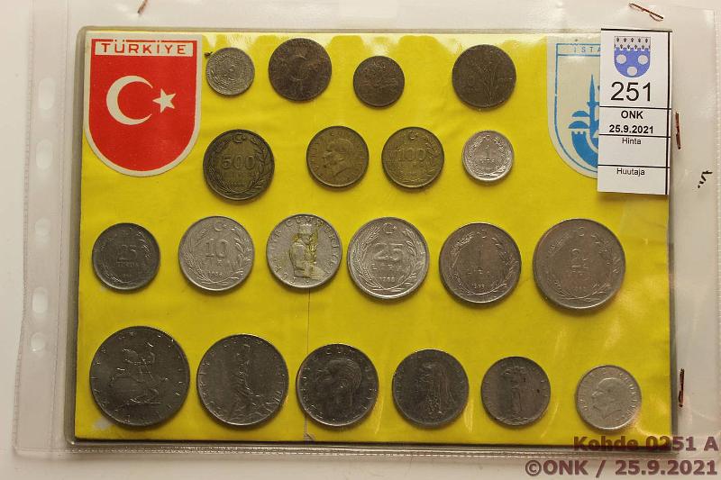 k-0251-a.jpg - Kohde 251 (kuva 1/2), lhthinta: 5 € / myyntihinta: 5 € Turkki + Myanmar (28) 1967→ Turistirahasarjat, kunto: 4-9