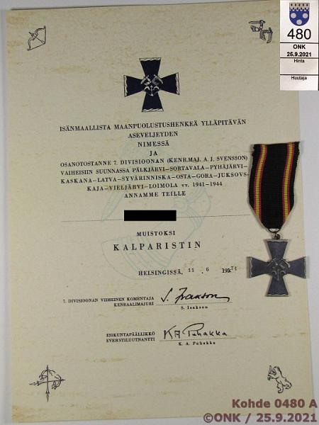 k-0480-a.jpg - Kohde 480 (kuva 1/3), lhthinta: 95 € / ei tarjouksia Suomi 1971 7. divisioonan risti (Kalparisti) ja myntkirja (11.6.1971), kunto: 9