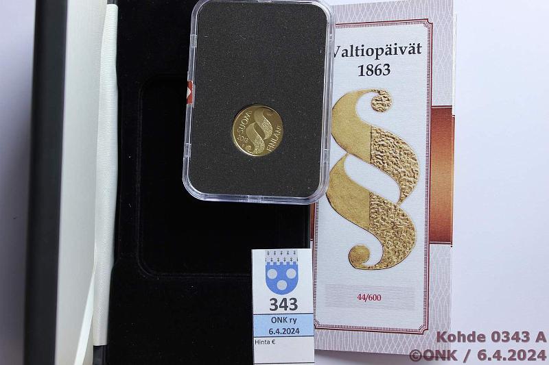 k-0343-a.jpg - Kohde 343 (kuva 1/2), lhthinta: 300 € / myyntihinta: 315 € 100 € 2013 Au, Proof, 5,65g/917, Valtiopivt 1863, sinetity 44/600, laatikko+tod, kunto: 10