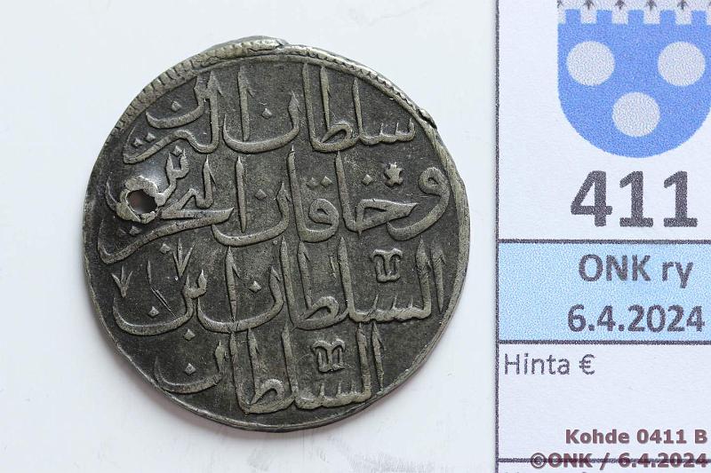 k-0411-b.jpg - Kohde 411 (kuva 2/2), lhthinta: 5 € / myyntihinta: 8 € Turkki zolota 1774 KM#159 Ag, 14,6g/465, Abdlhamid I. Ollut riippuneena, reik, kunto: 4