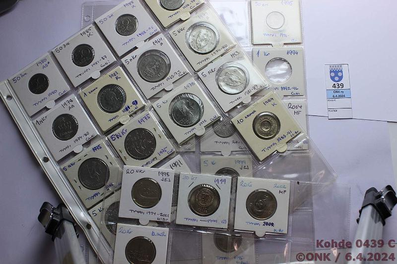 k-0439-c.jpg - Kohde 439 (kuva 3/3), lhthinta: 12 € / myyntihinta: 70 € Norja (88) 1874-2007 Tyyppikokoelma 1-10kr kansiolehdill kolikkotaskuissa, kunto: 5-8