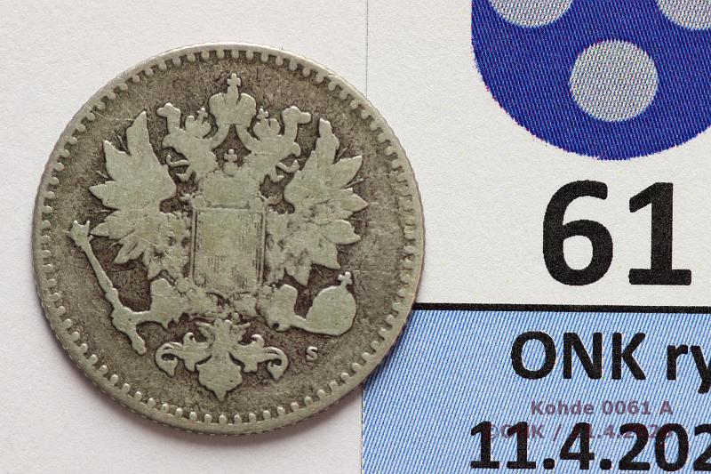 k-0061-a.jpg - Kohde 61 (kuva 1/3), l�ht�hinta: 5 &euro; / myyntihinta: 7 &euro; 50 p 1864 Ag, SNY 315.1.1.2, kunto: 2/3