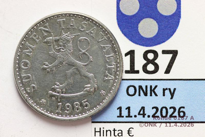 k-0187-a.jpg - Kohde 187 (kuva 1/2), l�ht�hinta: 5 &euro; / ei tarjouksia 20 p 1985 Kirkas, paino 4,68g. J�lkiniklattu?, kunto: 8