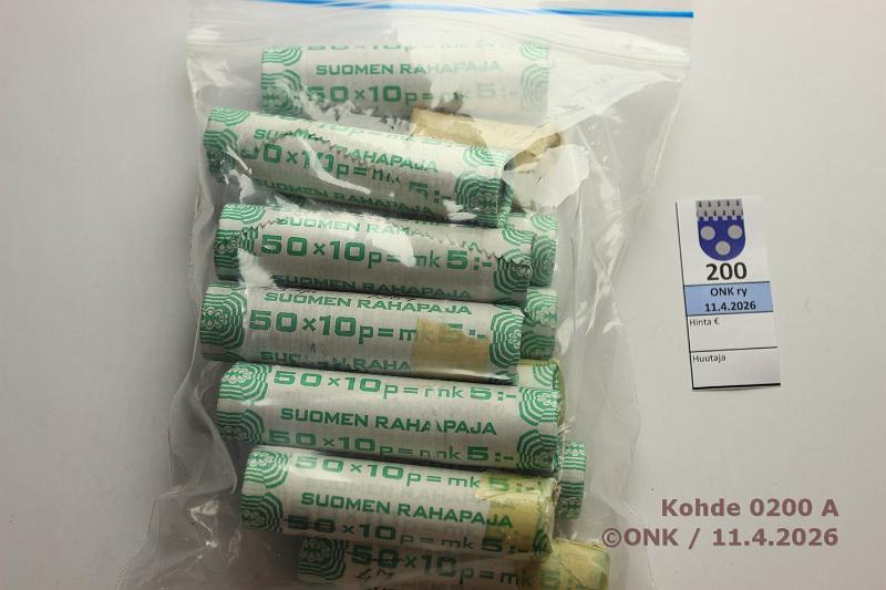 k-0200-a.jpg - Kohde 200, l�ht�hinta: 10 &euro; / myyntihinta: 10 &euro; 10 p 1978-89 (11) Rullat avattuja, muutama otettu: -78, -79, -80, -81, -83, -84, -85, -86, -87, -88, -89. Lis�ksi omassa k��reess� 1982 noin 1/3 rullaa, kunto: 8-9