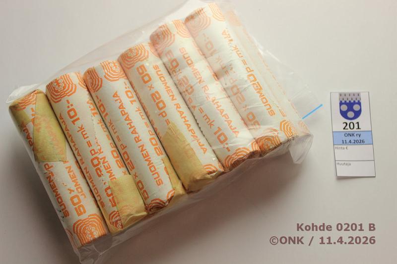 k-0201-b.jpg - Kohde 201 (kuva 2/2), l�ht�hinta: 40 &euro; / myyntihinta: 40 &euro; 20 p 1978-89 (11) Rullat avattuja, muutama otettu: -78, -80, -81, -82, -83, -84, -85(2), -86, -87, -89. Lis�ksi omassa k��reess� -79 noin 1/3 rullaa, kunto: 8-9