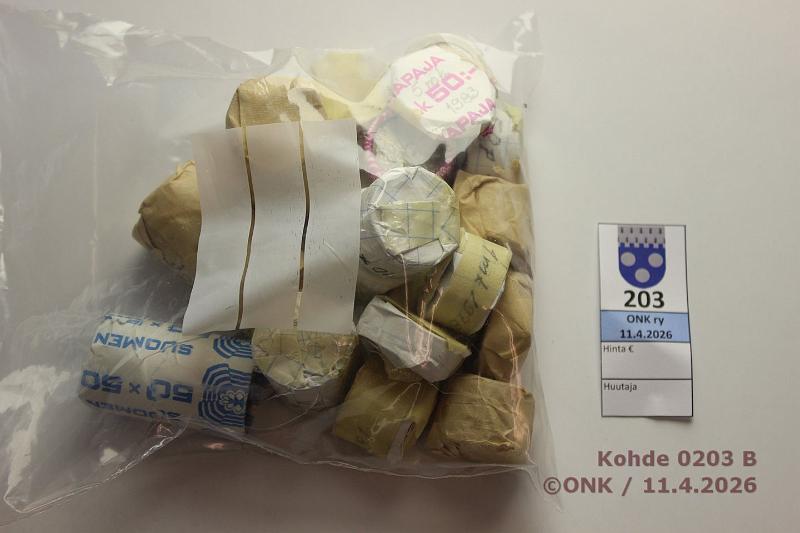 k-0203-b.jpg - Kohde 203 (kuva 2/2), l�ht�hinta: 5 &euro; / myyntihinta: 5 &euro; 50 p - 5 mk 1987-86 Rullien pohjia, p��osin uudelleen pakattuja. Merkint�jen mukaan 1-23 kolikkoa/k��re:  50p  -78, -79, -80, -82, -84, -85, -86;  1mk  -78, -79, -80, -81, -82, -83, -84, -85, -86;  5mk  -80, -82, -83, -86., kunto: 8-9