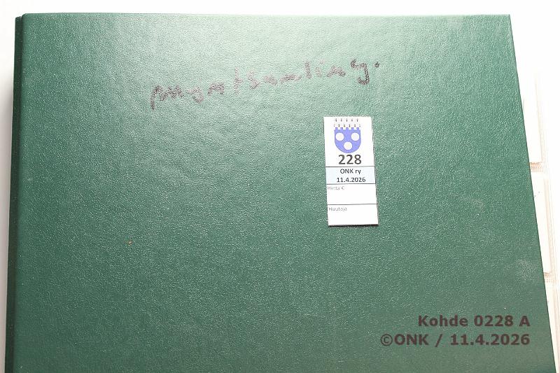 k-0228-a.jpg - Kohde 228 (kuva 1/4), l�ht�hinta: 70 &euro; / myyntihinta: 72 &euro; Suomi 1 s - 2 ? 1999-2024 (100):   2?  -22(2) +  k�ytt�juhlarahat : -06(2), -11 SP, -12 Euro, -13 FES, -15 Sibelius, -18 Koli(2), -19 HM, -20 Turun YO(2), -21 Journalismi(2), -22 Erasmus(3), Baletti(2), Ilmasto(2), -23 Sote, Luonto, -24 Demokratia(3). Lis�ksi sekavuosia  1c (17),  2c (21),  5c (7);  10c ;  20c (25, joista 4kpl 2000 kl 7);  50c (2). Kansiossa, noin puolet UNC. Nimellisarvo 61,04 ?., kunto: 7-9