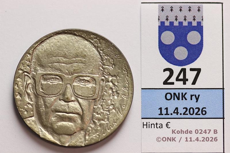 k-0247-b.jpg - Kohde 247 (kuva 2/2), l�ht�hinta: 5 &euro; / myyntihinta: 22 &euro; 10 mk 1975 Ag, UKK, muovitasku, kunto: 8