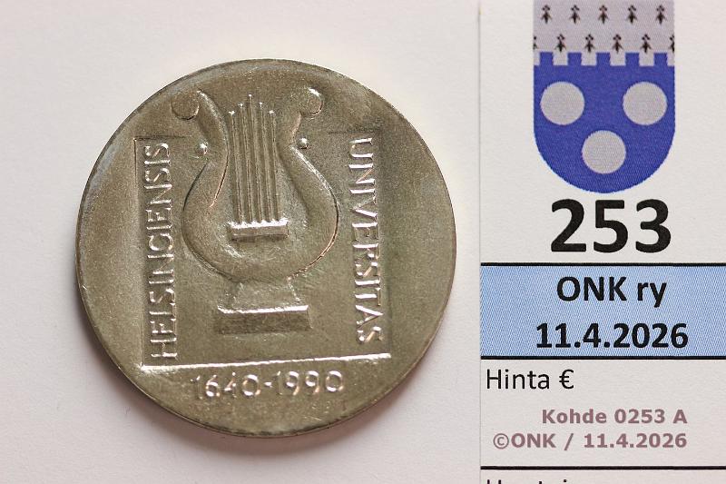 k-0253-a.jpg - Kohde 253 (kuva 1/2), l�ht�hinta: 12 &euro; / myyntihinta: 32 &euro; 100 mk 1990 Ag, HYO, kunto: 9