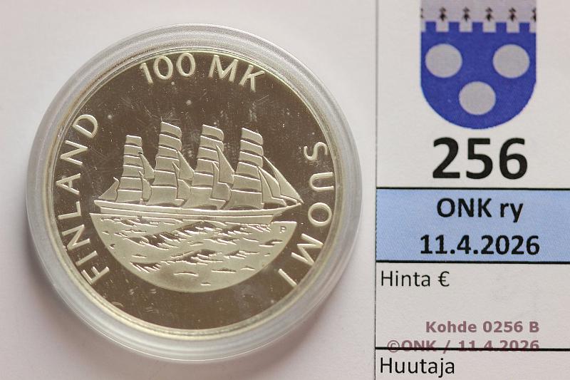 k-0256-b.jpg - Kohde 256 (kuva 2/2), l�ht�hinta: 12 &euro; / myyntihinta: 32 &euro; 100 mk 1991 Ag, �land, kunto: 9