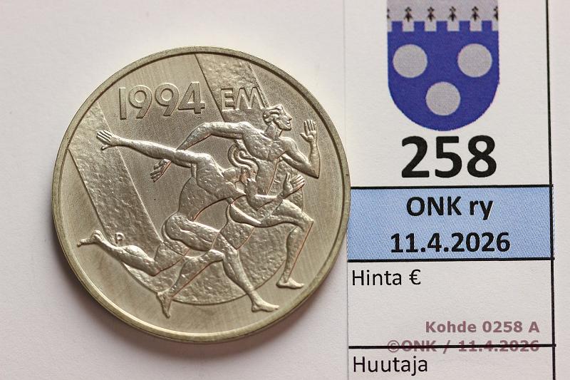 k-0258-a.jpg - Kohde 258 (kuva 1/2), l�ht�hinta: 12 &euro; / myyntihinta: 34 &euro; 100 mk 1994 Ag, EM, kunto: 9