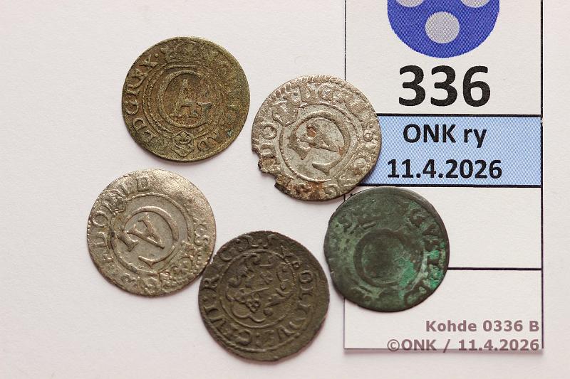k-0336-b.jpg - Kohde 336 (kuva 2/2), l�ht�hinta: 10 &euro; / myyntihinta: 10 &euro; 1 solidus (5) 1621-25 KM#9 Ag, Gustav II Adolf. Kahdesta vl luettavissa 1621, -25, kunto: 2-4