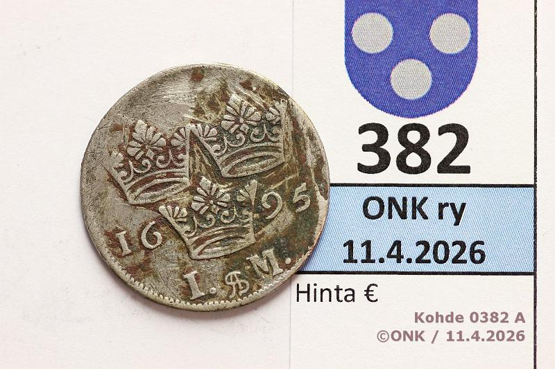 k-0382-a.jpg - Kohde 382 (kuva 1/2), l�ht�hinta: 50 &euro; / ei tarjouksia 1 mk 1695 SM#180/KM#295 Ag, Kaarle XI, kunto: 3/4